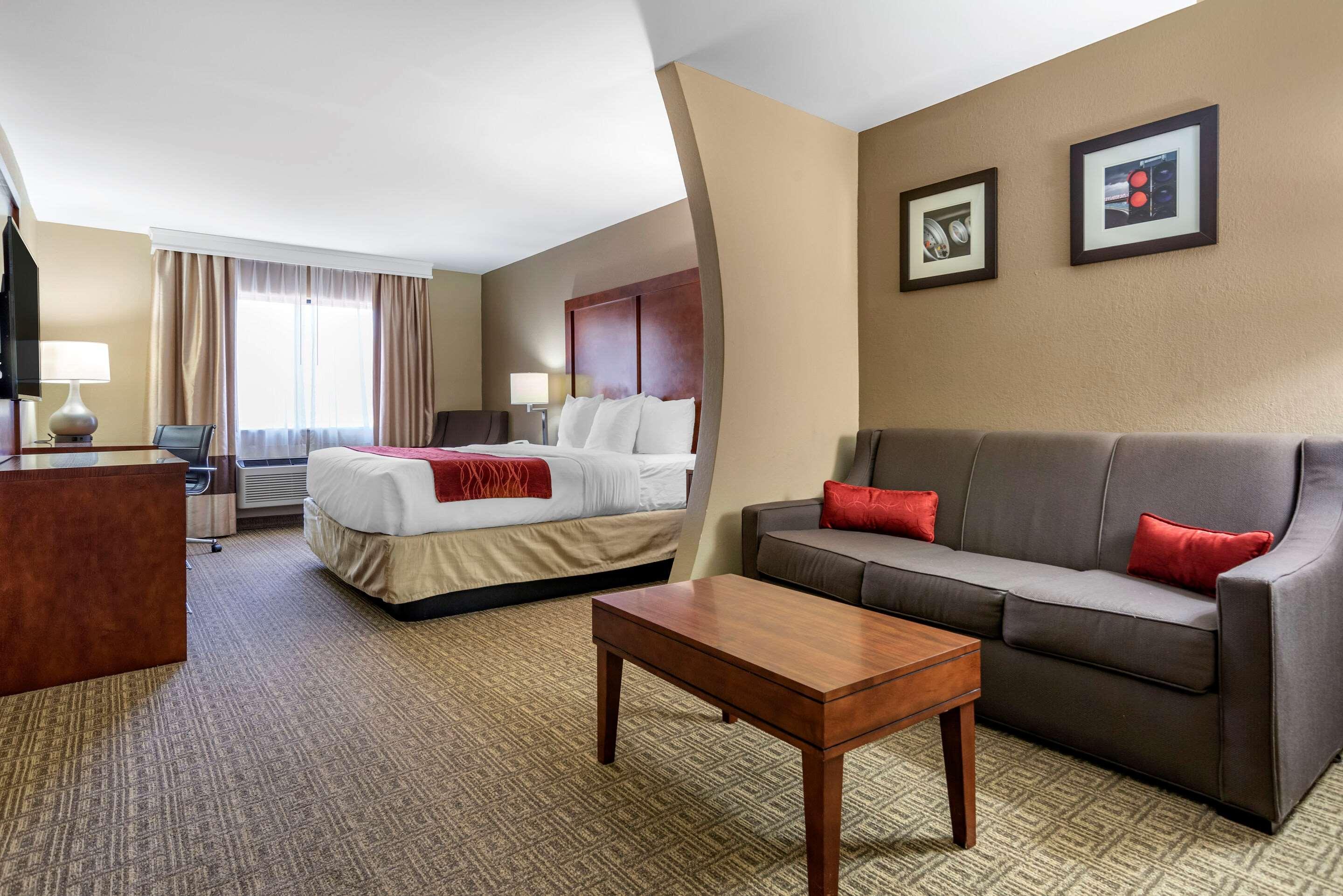 Comfort Inn & Suites Leeds I-20 Exteriör bild