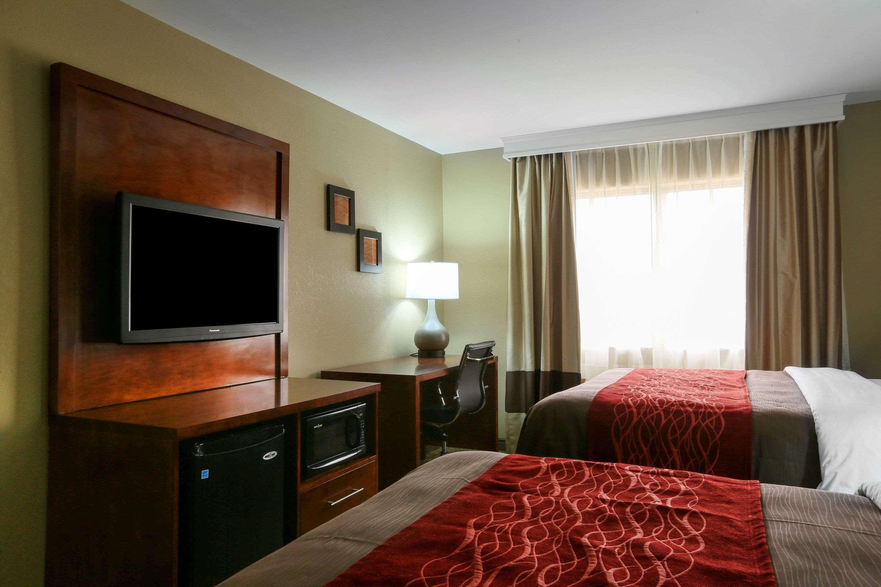 Comfort Inn & Suites Leeds I-20 Exteriör bild