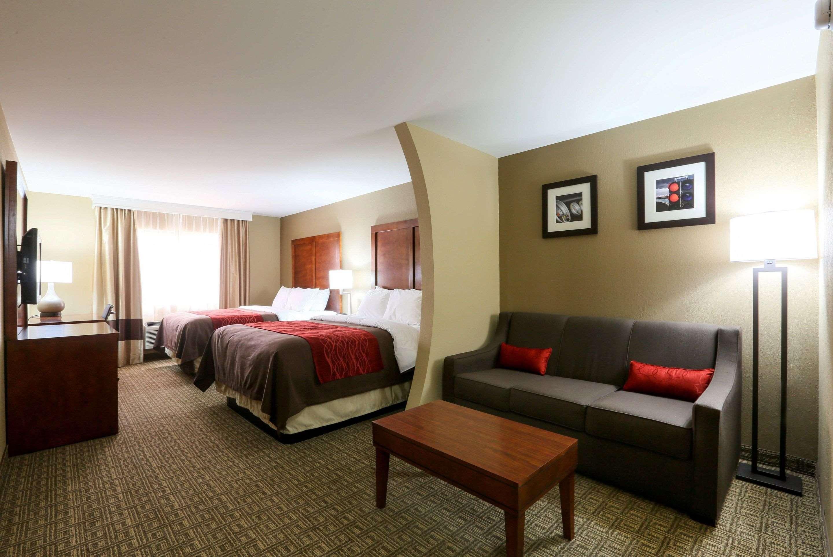 Comfort Inn & Suites Leeds I-20 Exteriör bild