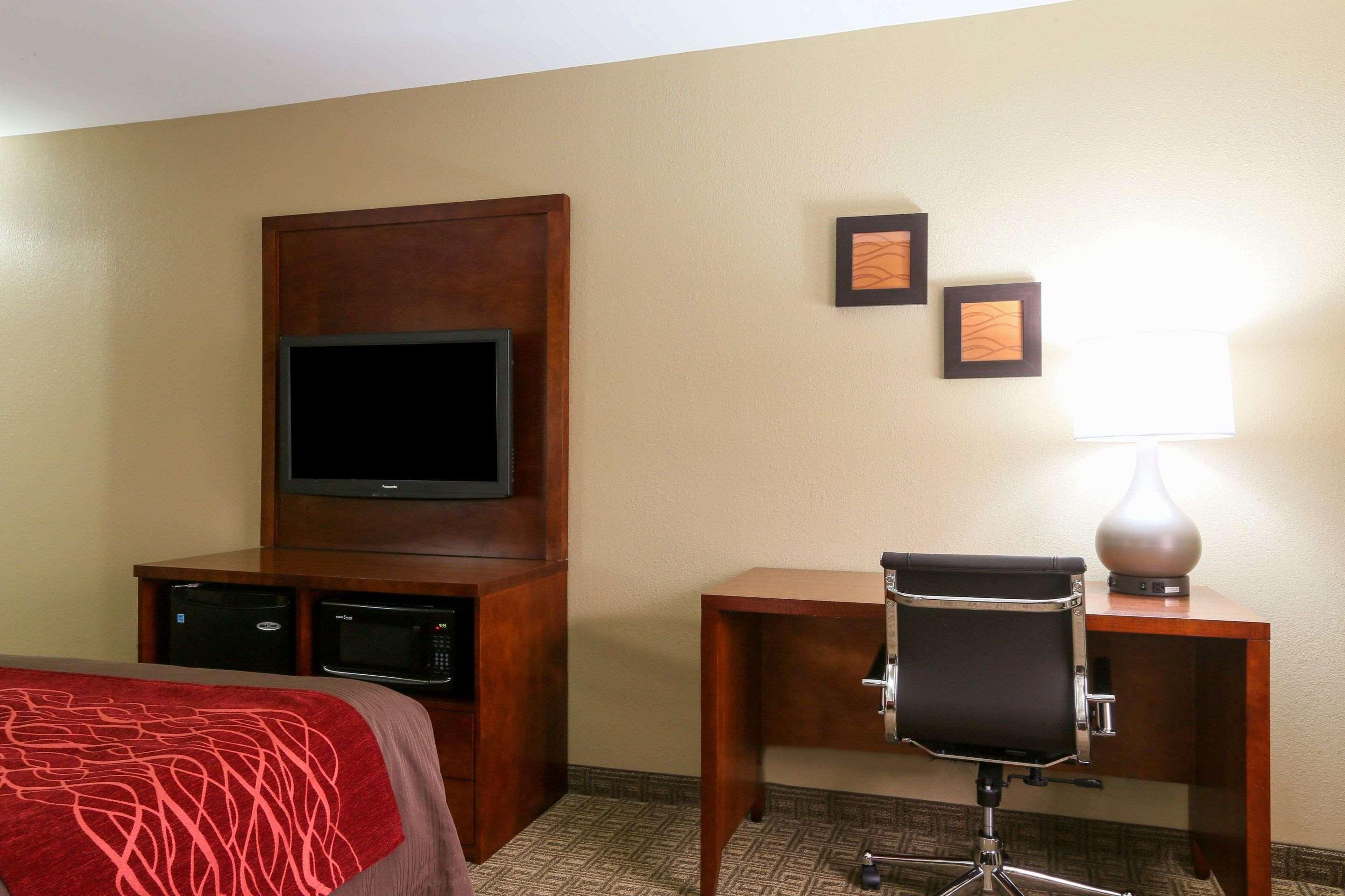 Comfort Inn & Suites Leeds I-20 Exteriör bild