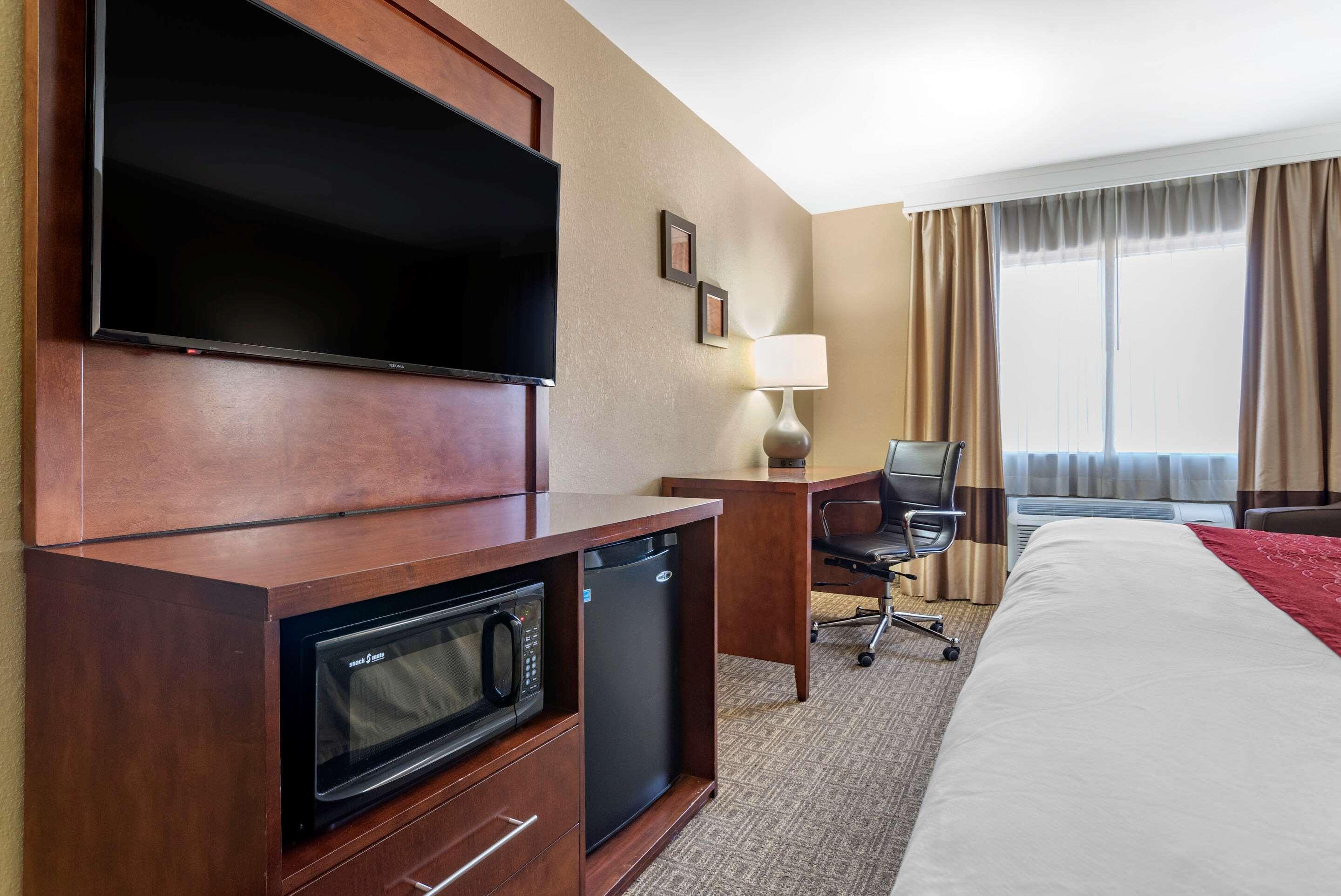 Comfort Inn & Suites Leeds I-20 Exteriör bild