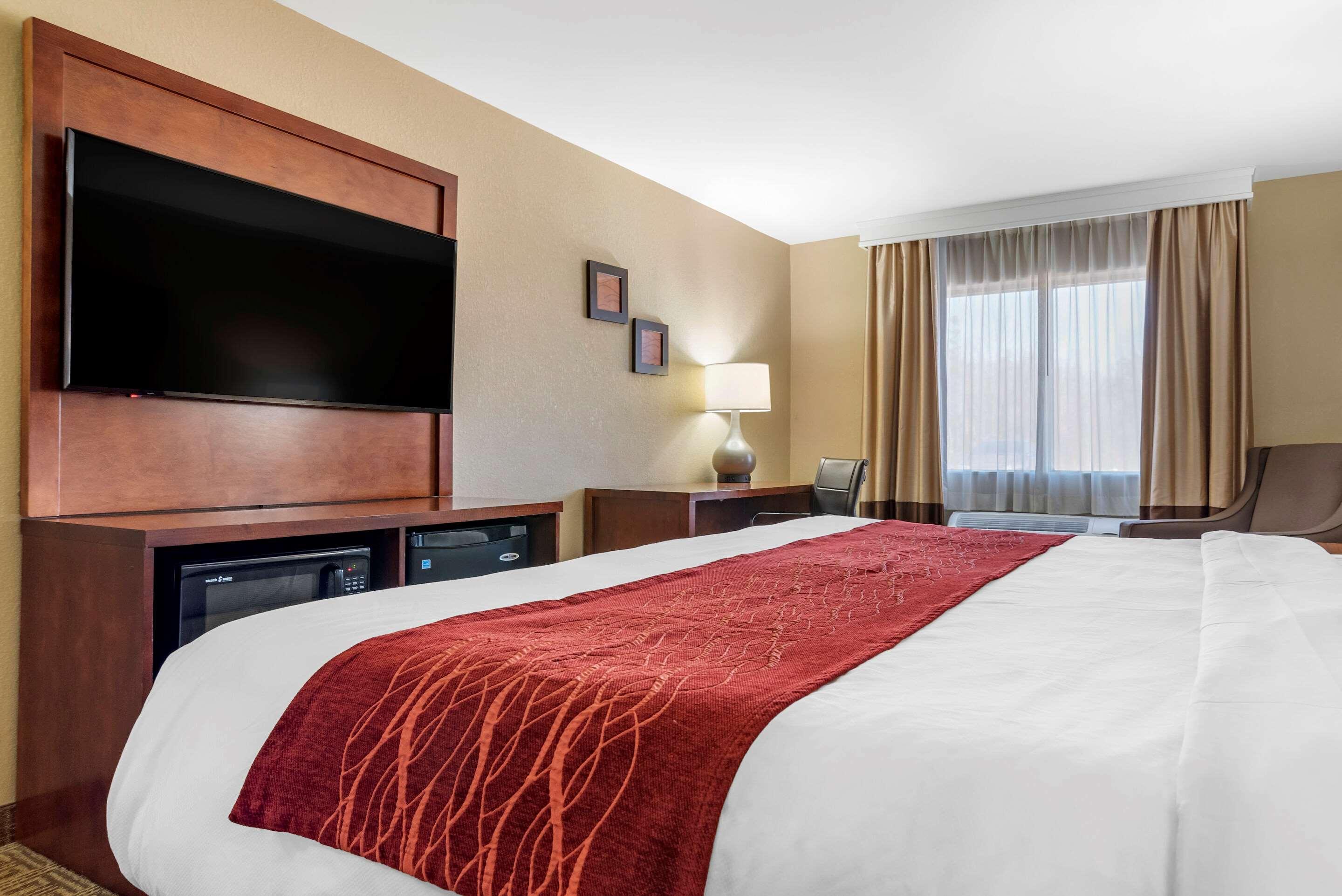 Comfort Inn & Suites Leeds I-20 Exteriör bild